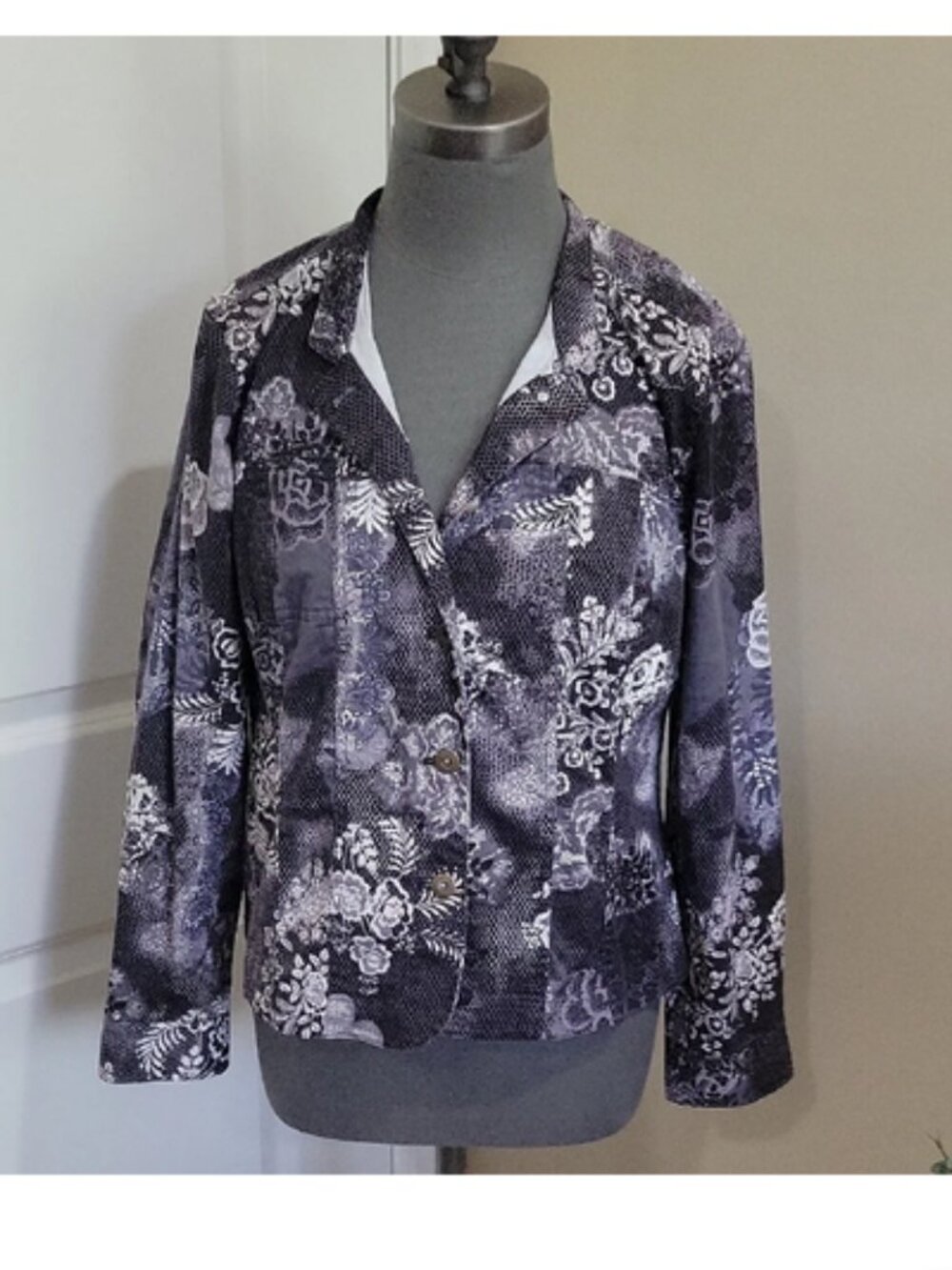 Christopher & Banks Stretch Black/grey Floral Petite Mock Button Down Blazer P/L